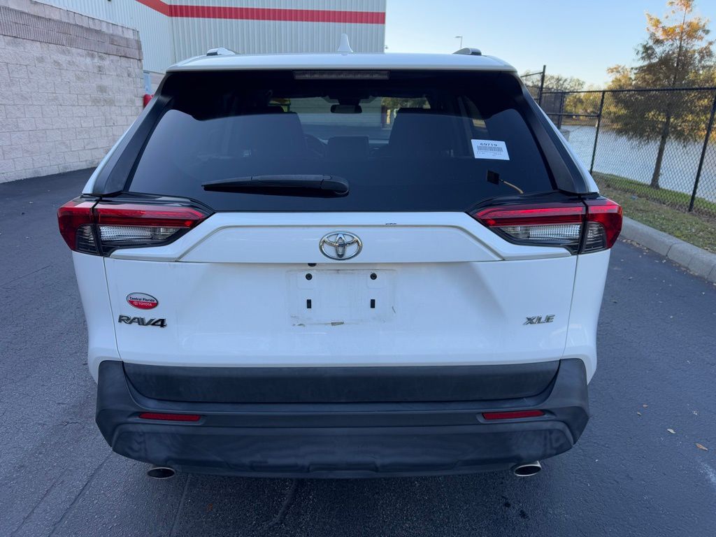 2020 Toyota RAV4 XLE 4