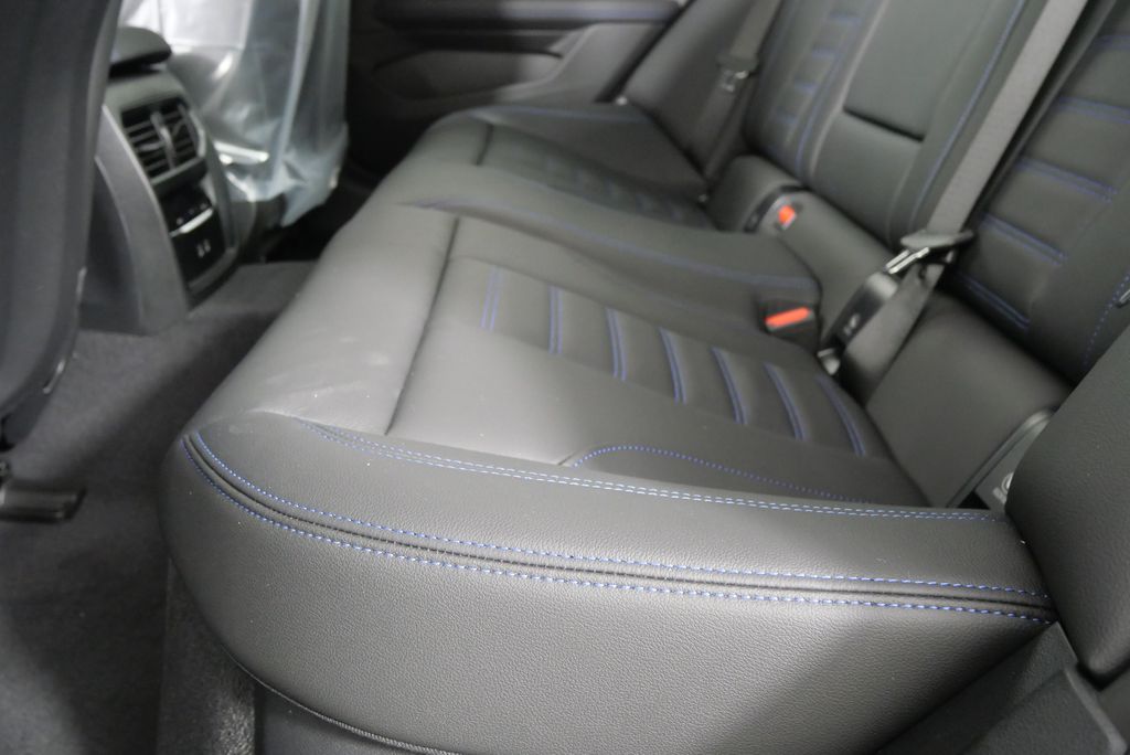 2025 BMW i4 eDrive40 28