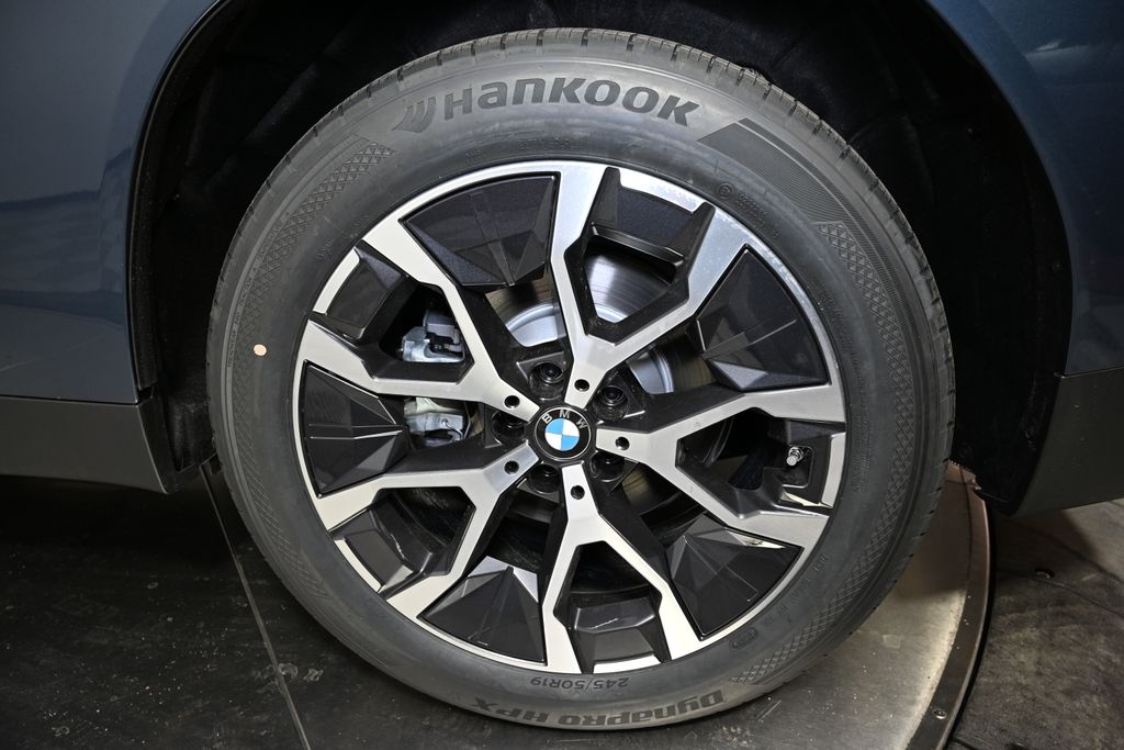 Thumbnail: 2025 BMW X3 - 12