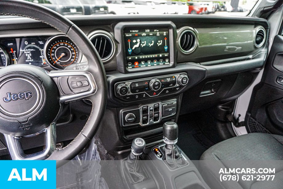 Used 2023 White Jeep Overland image 31
