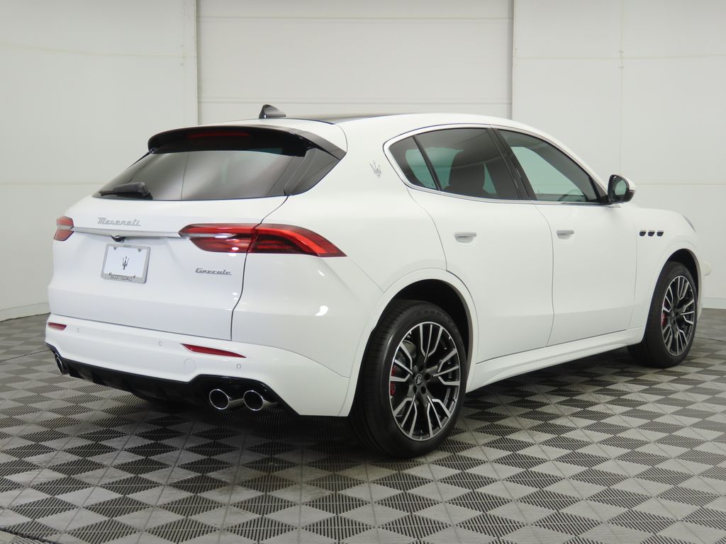 Thumbnail: 2025 Maserati Grecale - 5