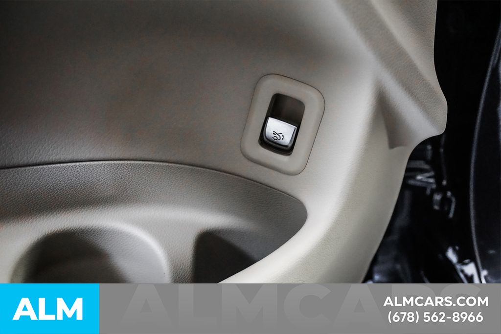 Used 2022 Gray Mercedes-Benz GLC 300 image 47