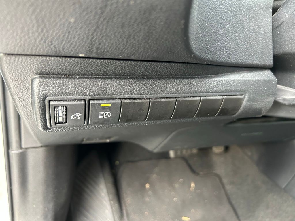 2024 Toyota Corolla LE 17