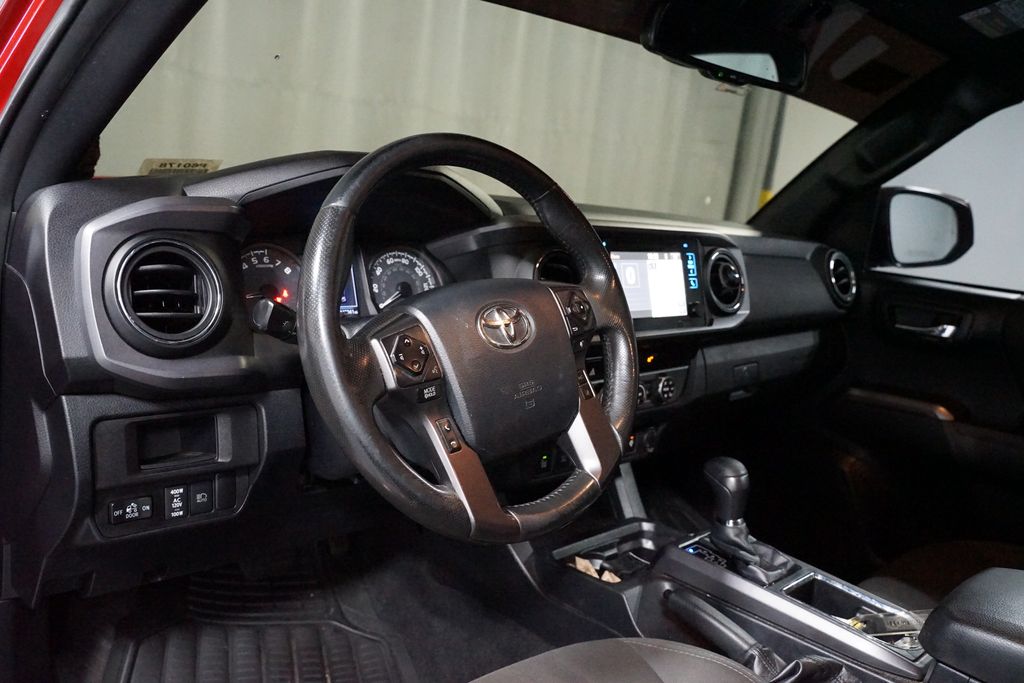 Thumbnail: 2019 Toyota Tacoma - 7