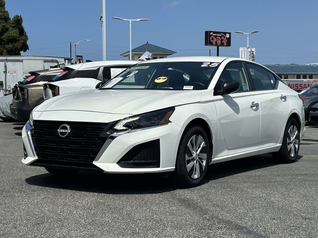 Glacier White 2025 Nissan Altima 2.5 S FWD Sedan Front-Wheel Drive Continuously Variable Transmission