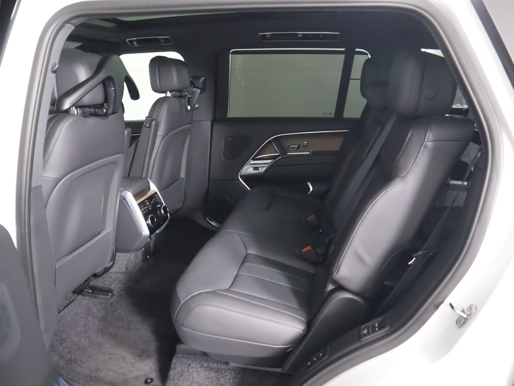 Thumbnail: 2025 Land Rover Range Rover - 22