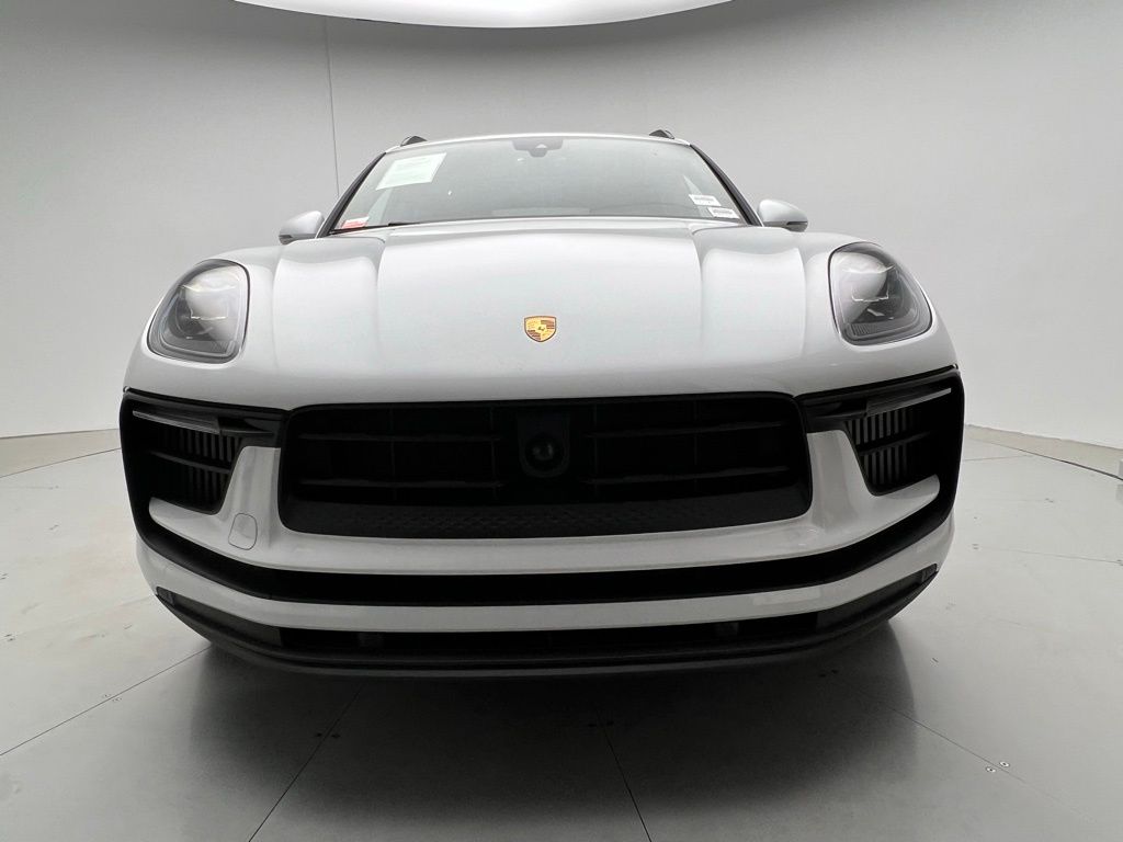 Thumbnail: 2025 Porsche Macan - 25