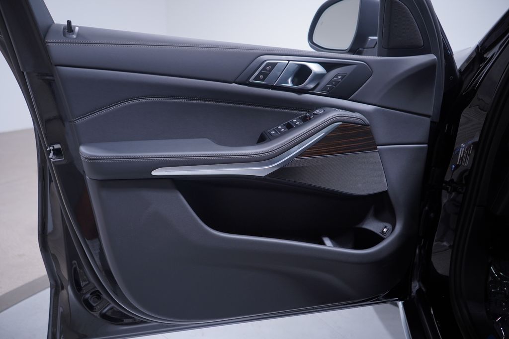 Thumbnail: 2026 BMW X5 - 10