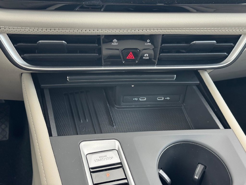 New 2026 Opal White Pearl Volkswagen SE image 13