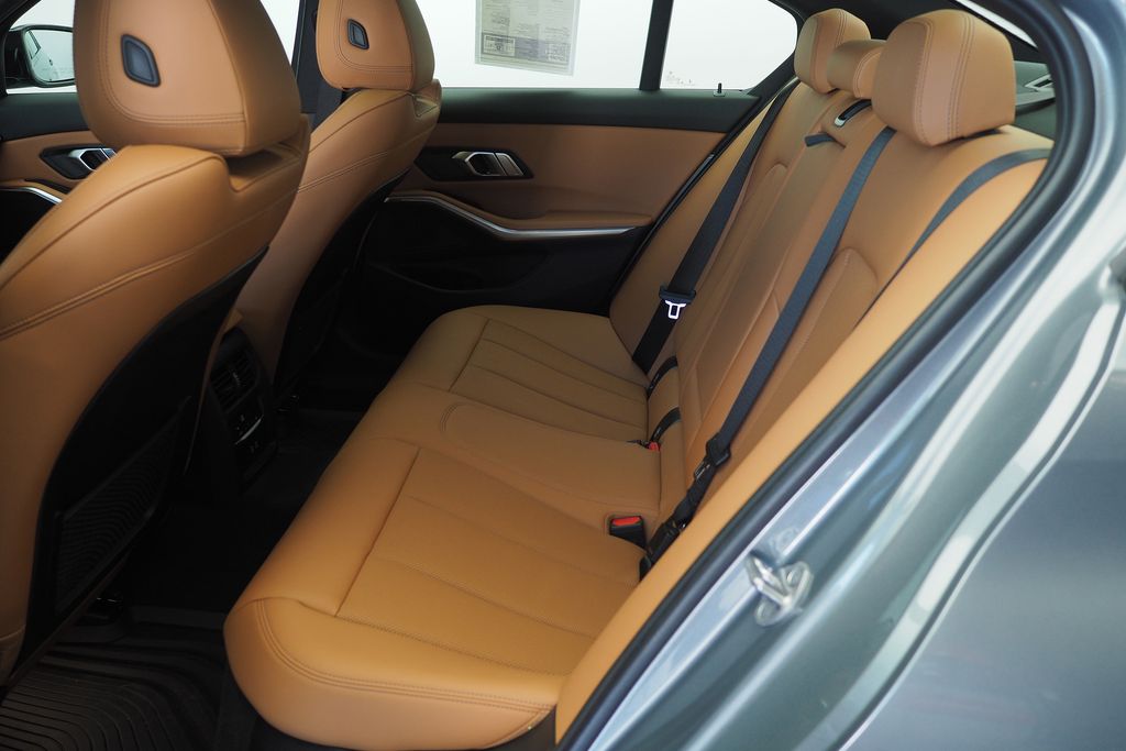 Thumbnail: 2023 BMW 3 Series - 20