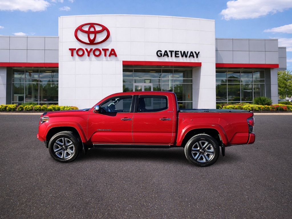 Thumbnail: 2017 Toyota Tacoma - 4