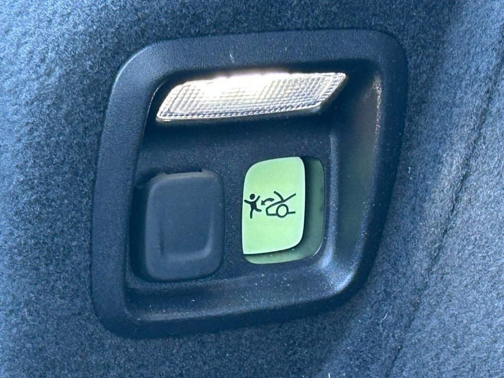 Used 2025 Black Chevrolet Stingray image 43