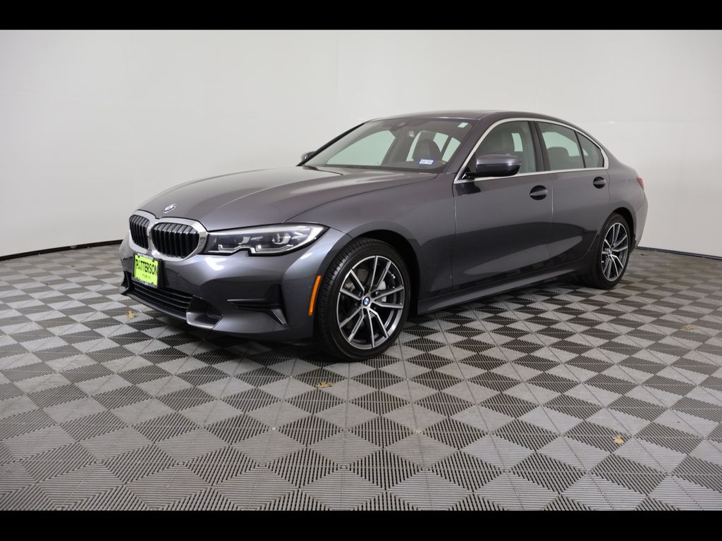 2021 BMW 3 Series 330i Sedan's photo