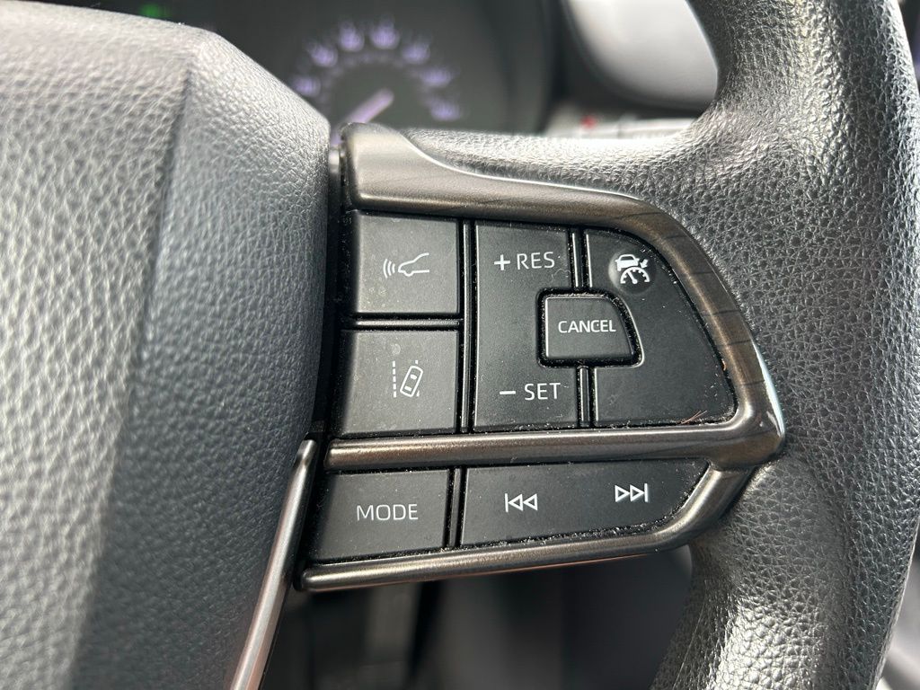 Thumbnail: 2021 Toyota Sienna - 26
