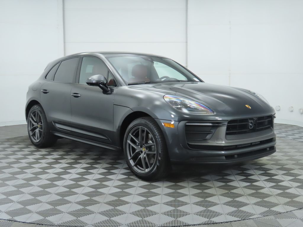 2025 Porsche Macan  3