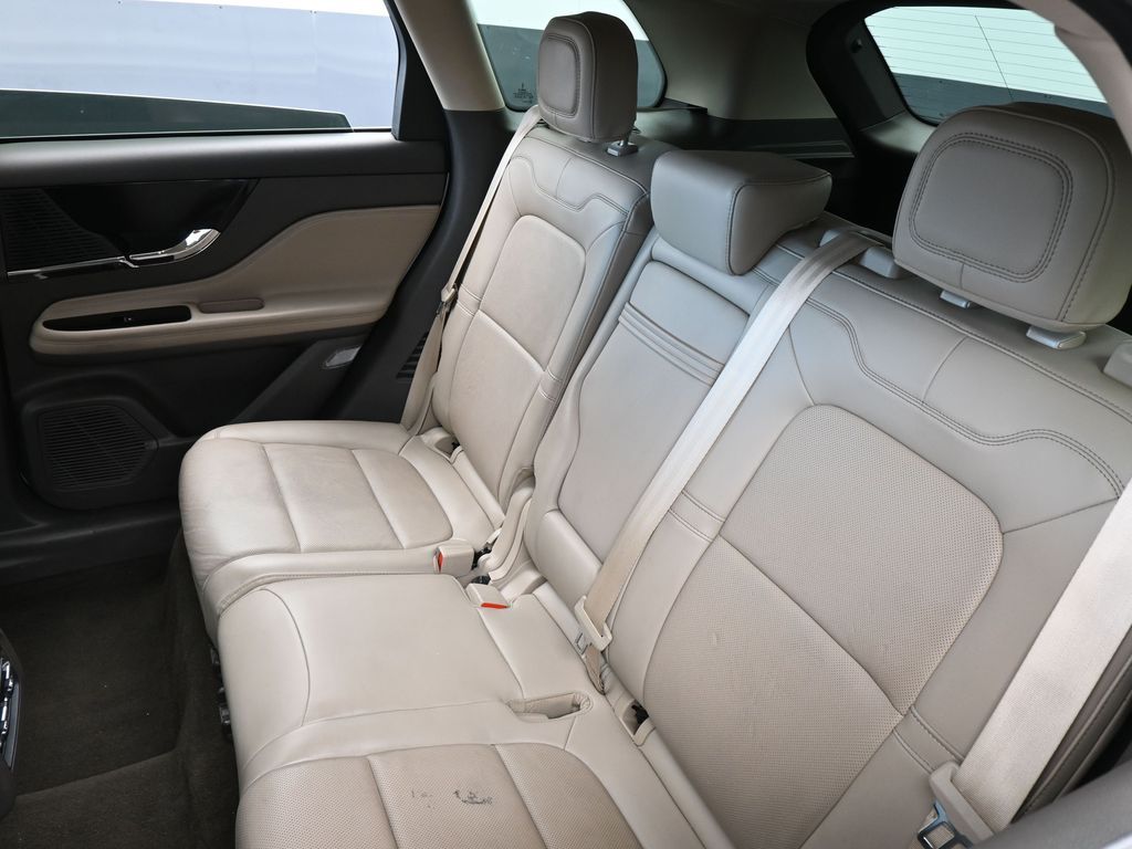 Used 2022 Pristine White Metallic Tri-Coat Lincoln Reserve image 41