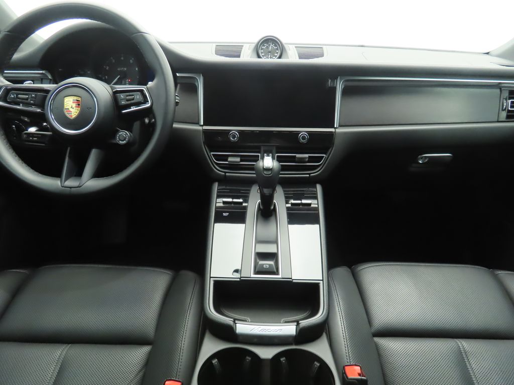 Thumbnail: 2022 Porsche Macan - 13