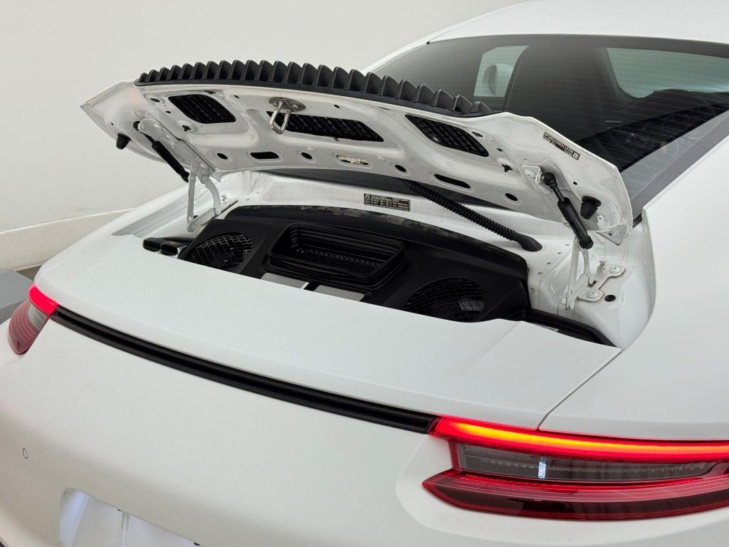 Thumbnail: 2019 Porsche 911 - 24