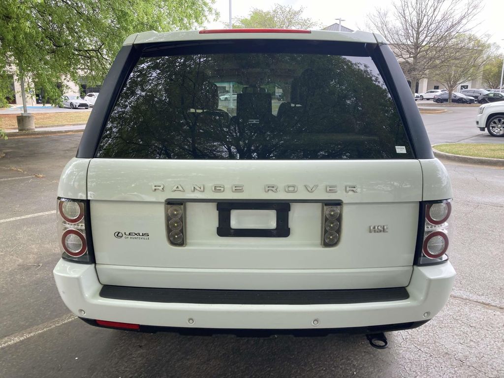 Used 2011 White Land Rover HSE image 3
