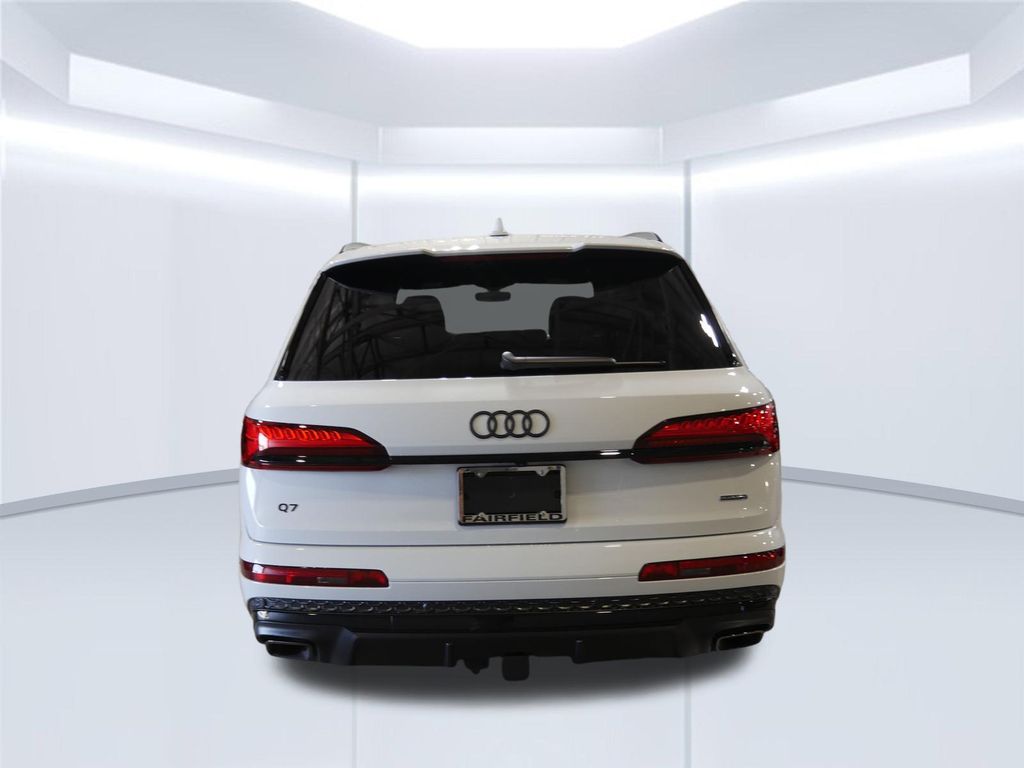 Thumbnail: 2026 Audi Q7 - 4