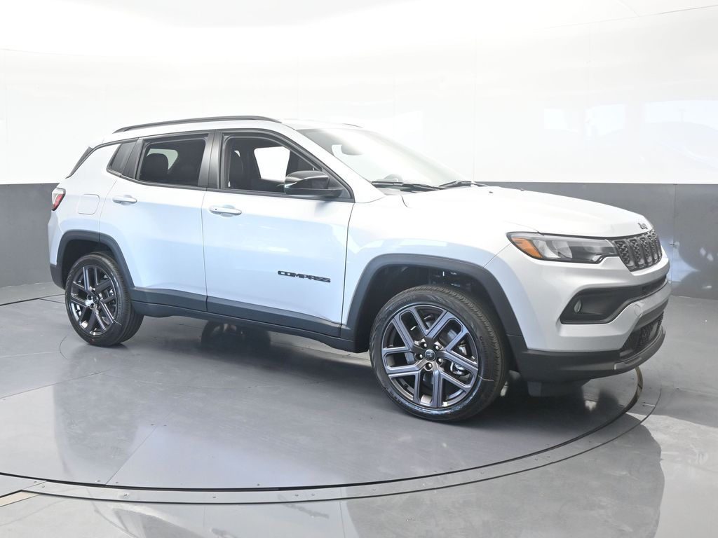 New 2026 silver zynith metallic clearcoat Jeep Latitude image 8