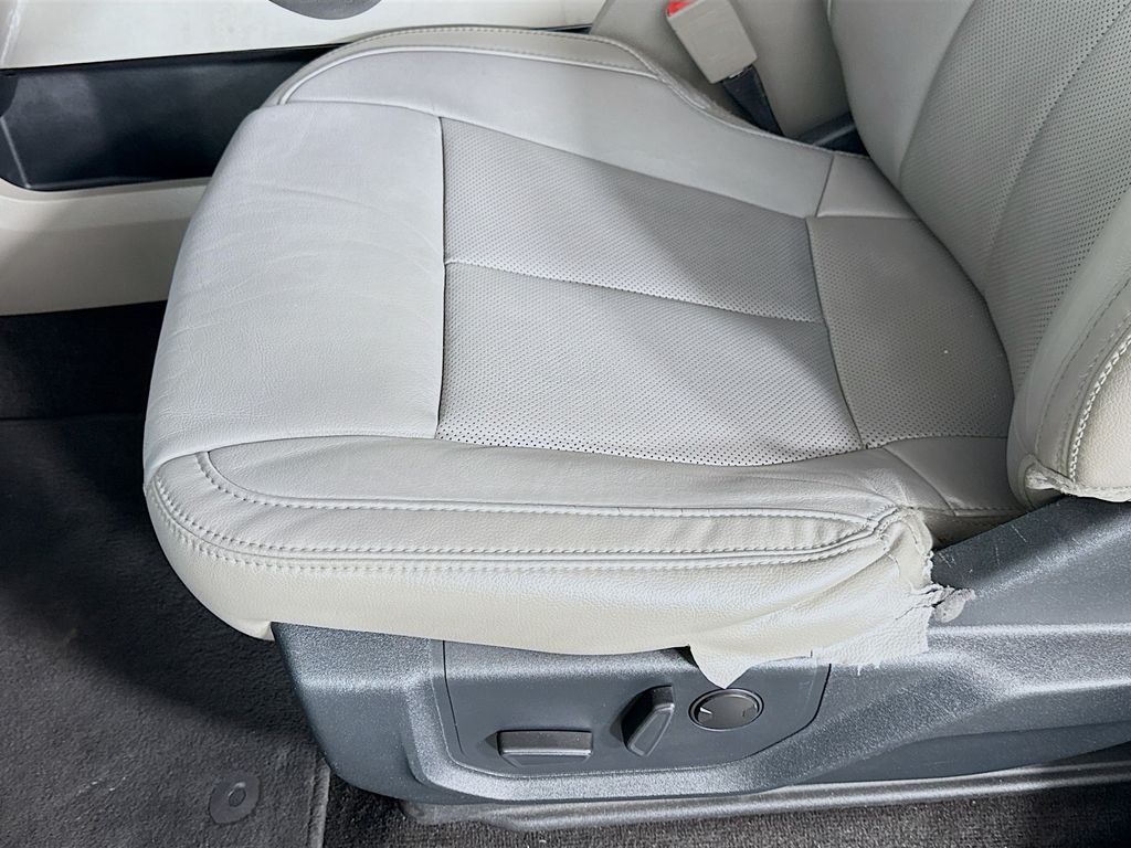 2019 Ford F-150 Lariat 20