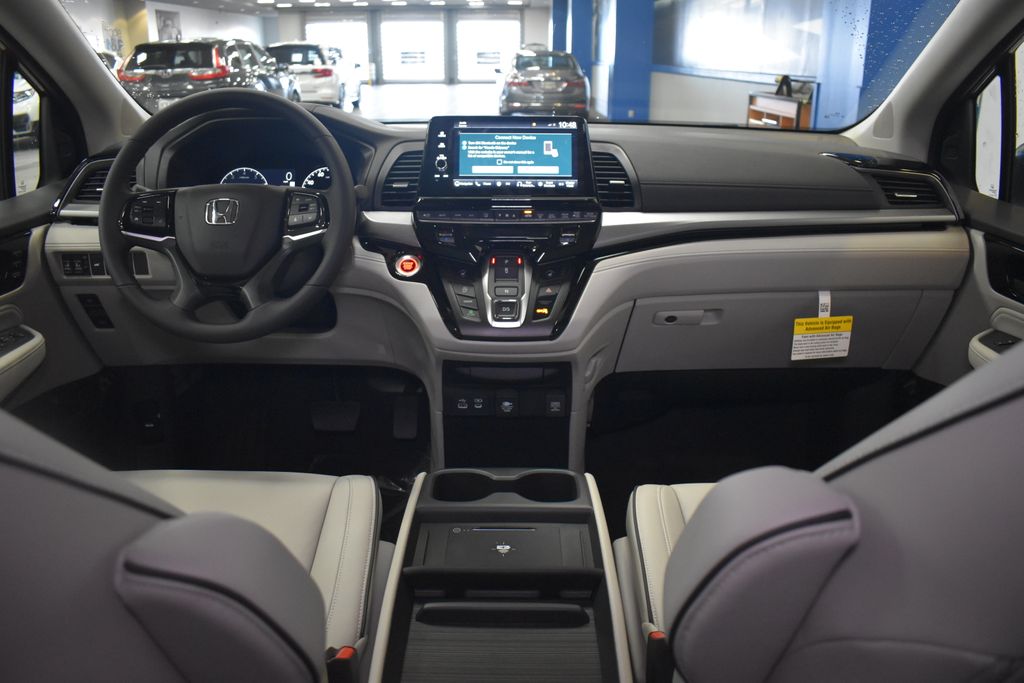 2025 Honda Odyssey Touring 10