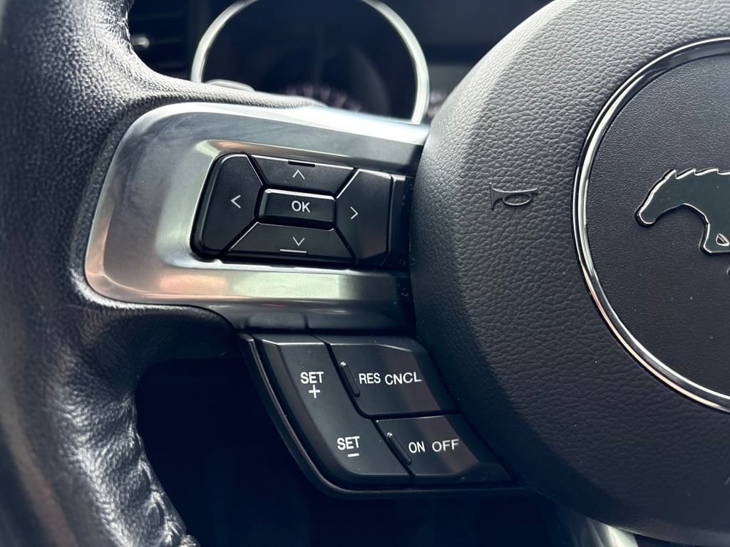 2017 Oxford White Ford Mustang V6 RWD Coupe