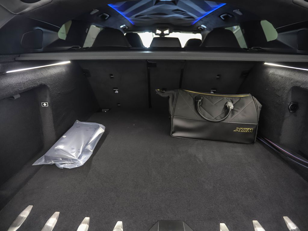 Thumbnail: 2026 BMW XM - 23