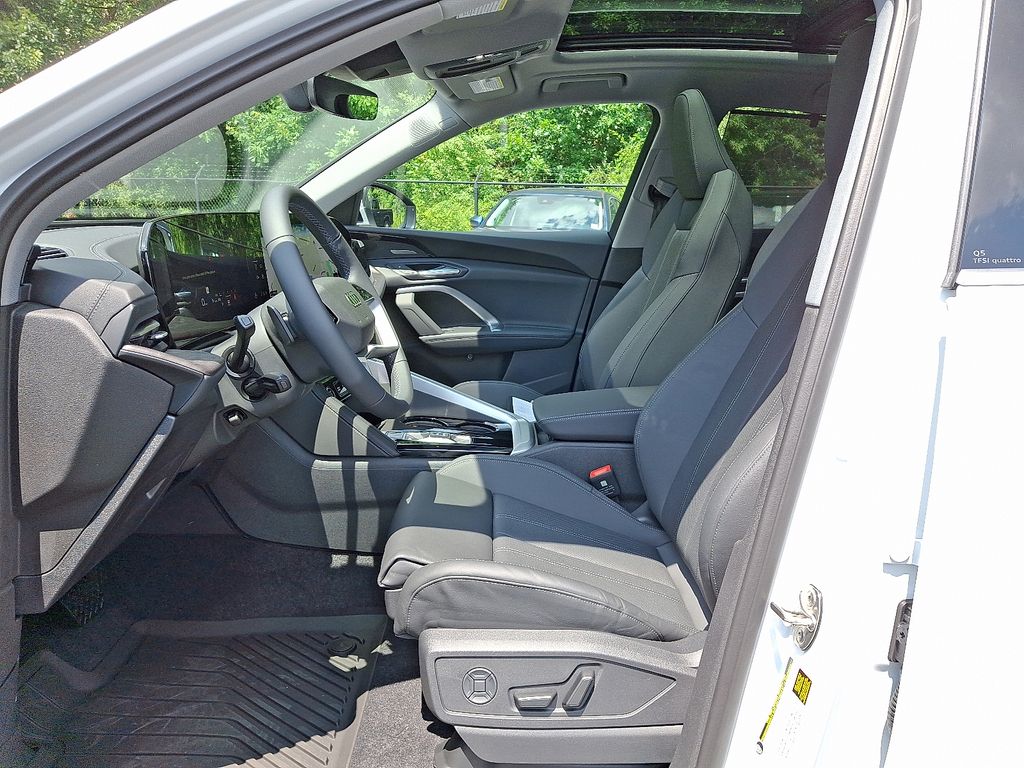 Thumbnail: 2025 Audi Q5 - 6