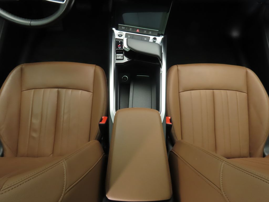 2022 Audi e-tron Premium 17