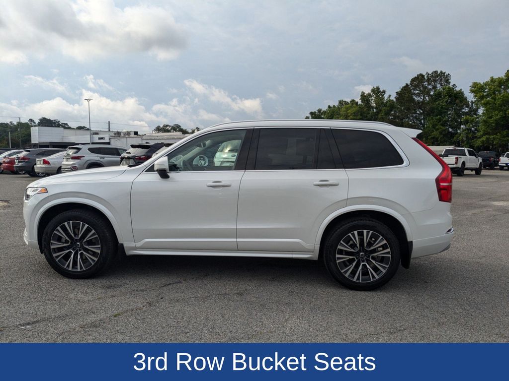 2022 Volvo XC90 T5 Momentum