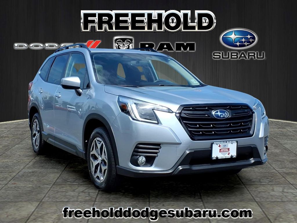 Ice Silver Metallic 2023 Subaru Forester Premium Crossover AWD SUV / Crossover All-Wheel Drive Continuously Variable Transmission