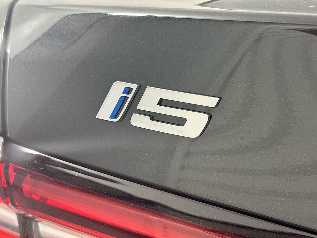 Thumbnail: 2024 BMW i5 - 22