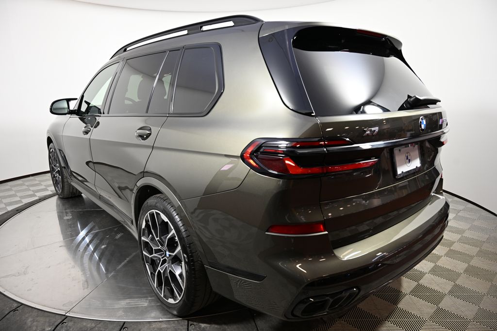 2025 BMW X7 M60i 3