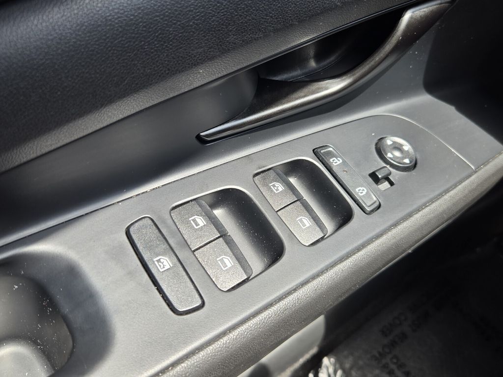 2025 Hyundai Elantra - $17,999