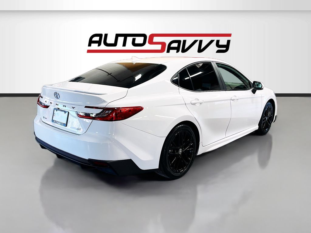 Used 2025 Ice Toyota SE image 7