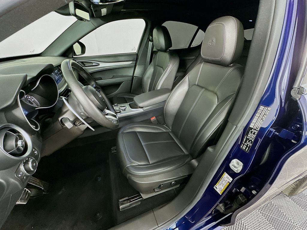 Thumbnail: 2020 Alfa Romeo Stelvio - 20