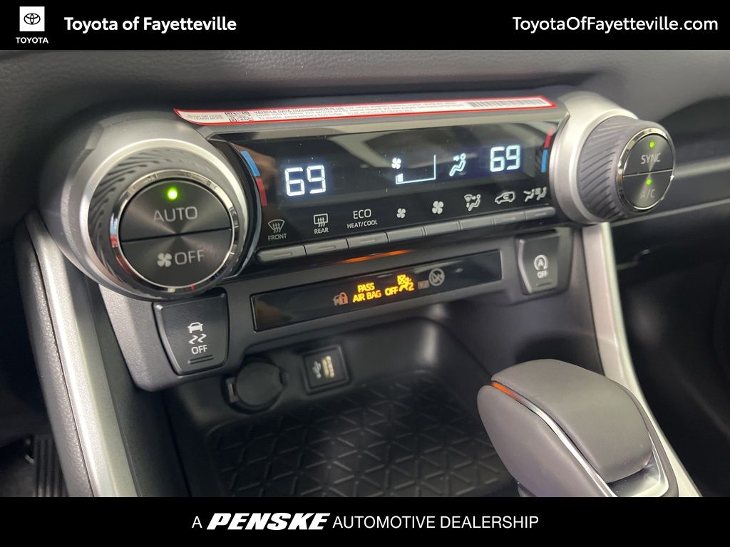 Thumbnail: 2025 Toyota RAV4 - 28