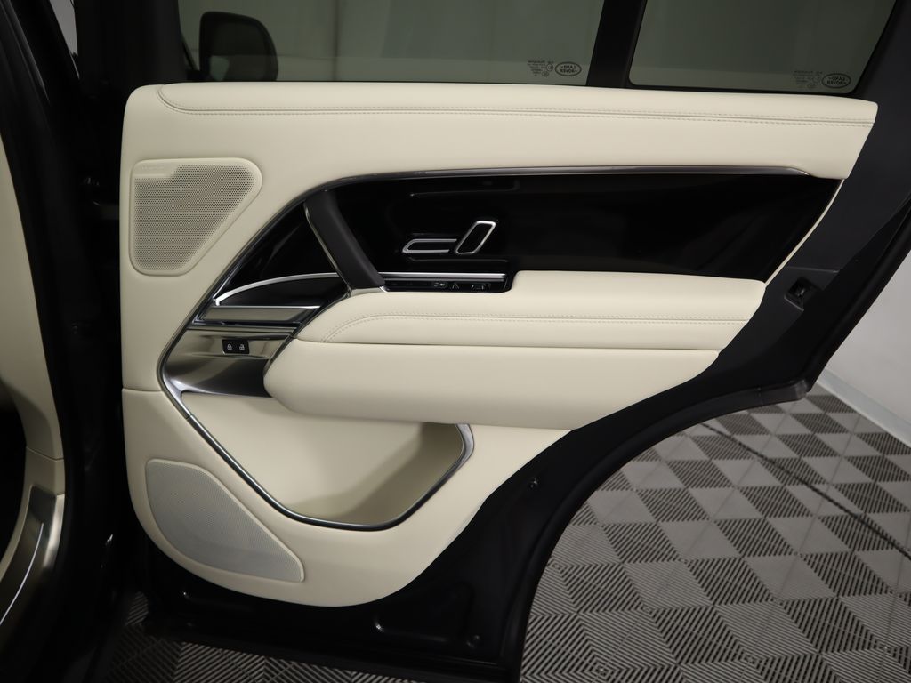 Thumbnail: 2025 Land Rover Range Rover - 27