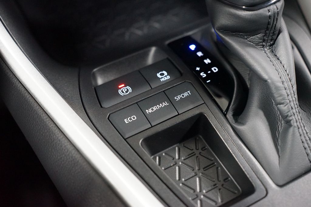 Thumbnail: 2025 Toyota RAV4 - 22