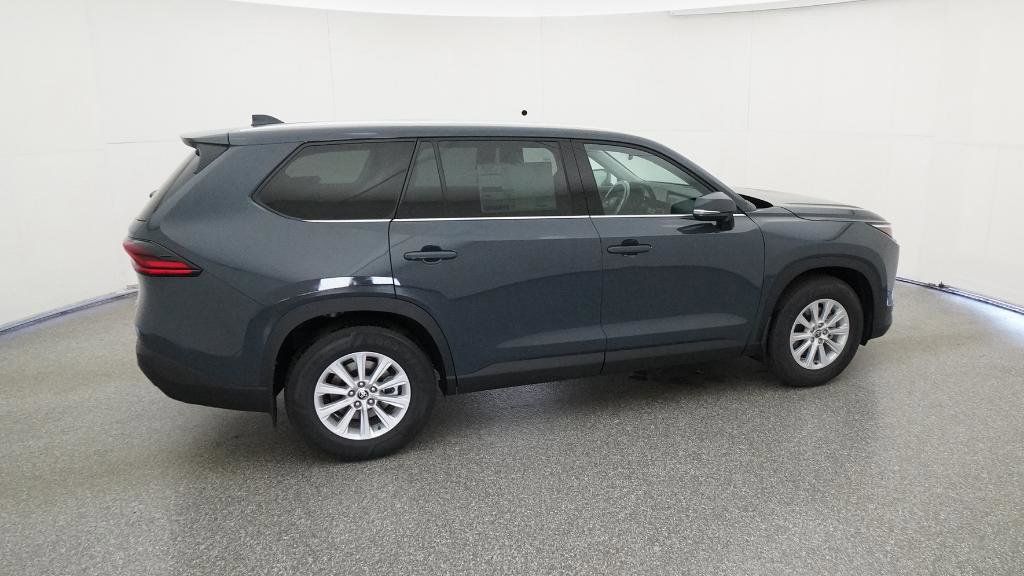 2025 Toyota Grand Highlander XLE 12