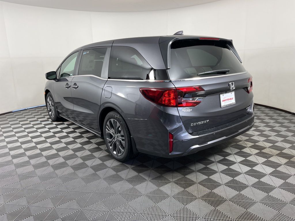 2025 Honda Odyssey Touring 19