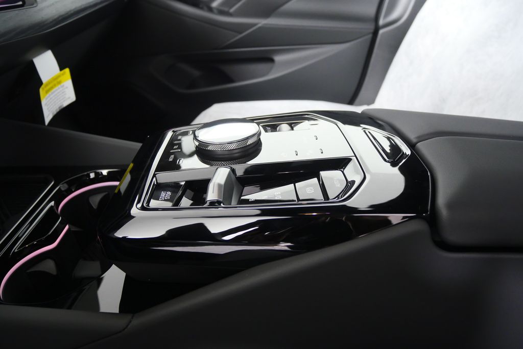 Thumbnail: 2026 BMW i5 - 23