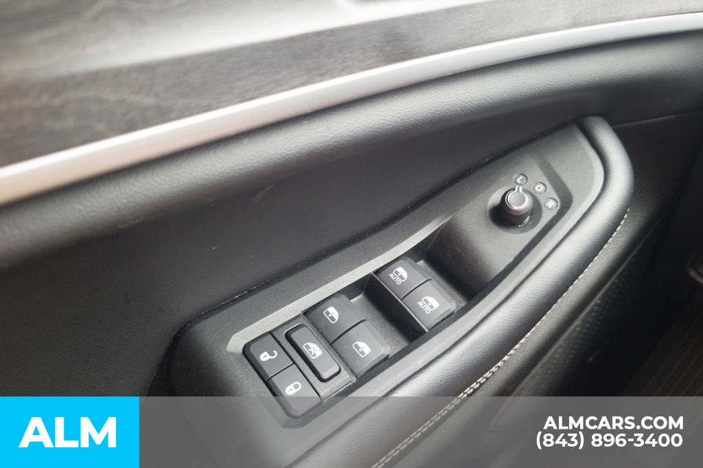 Used 2024 Black Jeep 4xe image 17