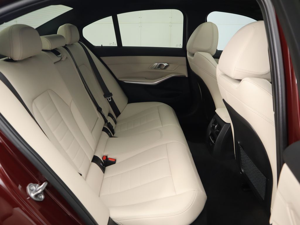 2022 BMW 3 Series 330i xDrive 23