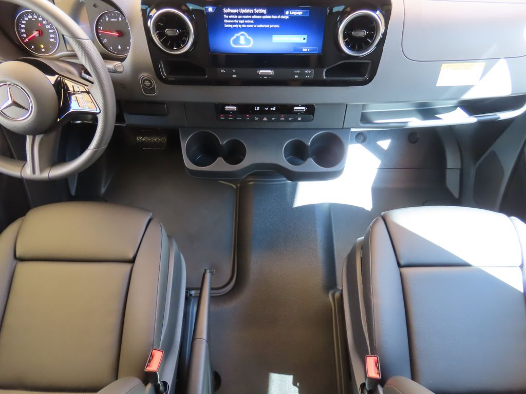 2025 Mercedes-Benz Sprinter 2500 16