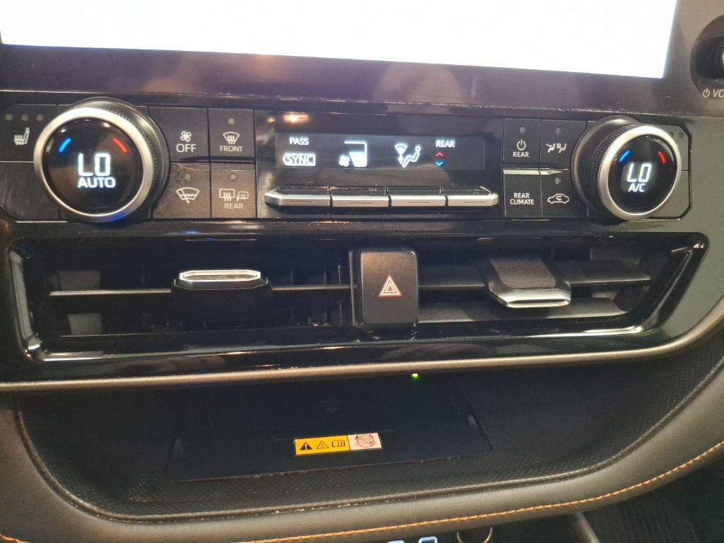 Used 2023 Toyota Highlander Hybrid SUV