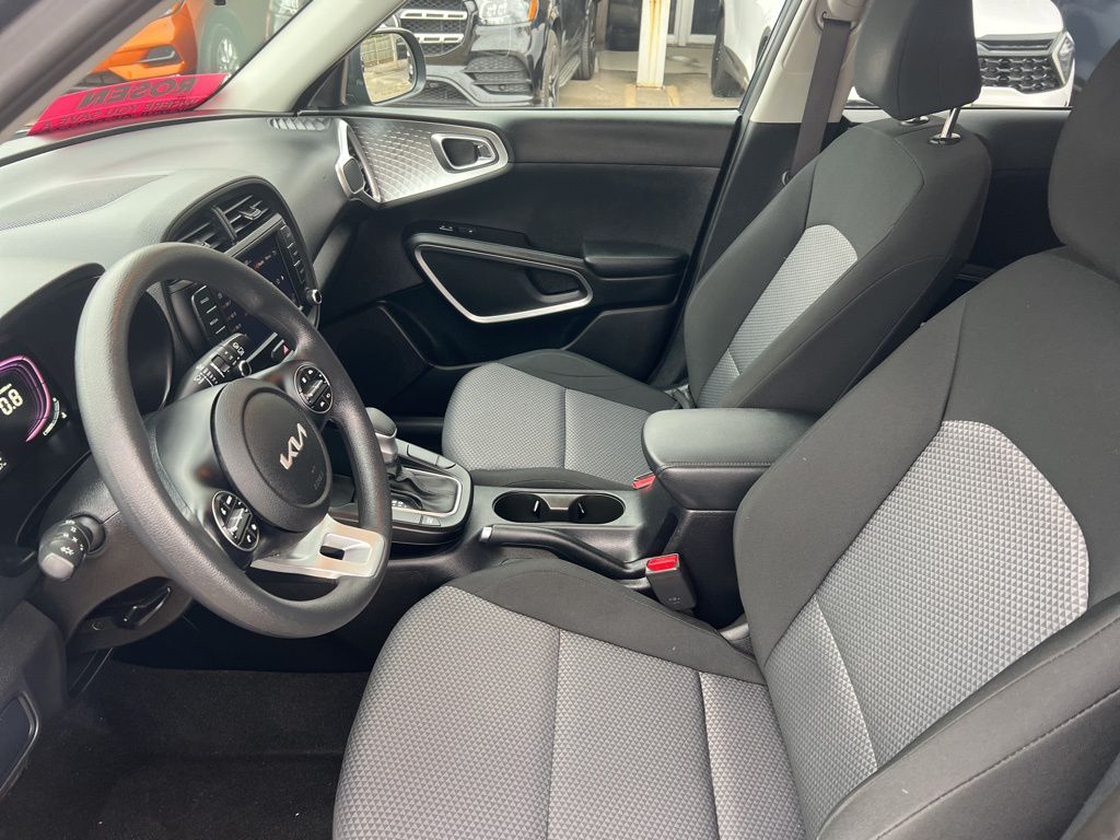 2023 Kia Soul LX photo