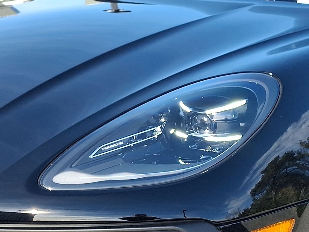 Thumbnail: 2026 Porsche Macan - 13